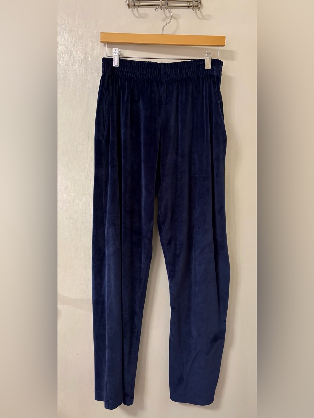 PINK Victoria's Secret Women’s Dark Navy Velour Joggers